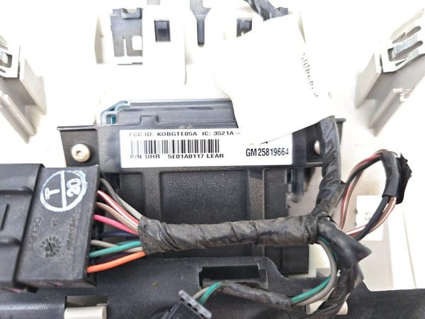 2008 Silverado 1500 Overhead Console Dome Map Light With Switches Oem 25819664 — photo 5