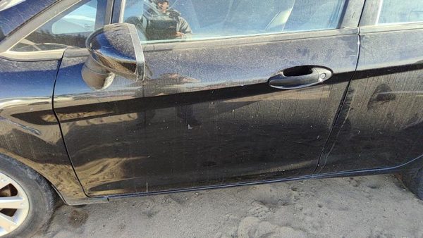 2011 Ford Fiesta Front Door LH Black Uh — photo 3