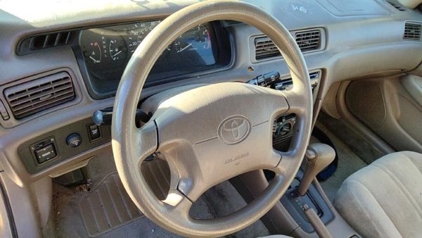 1998 Toyota Camry Steering Column Key — photo 2