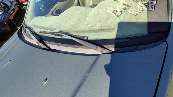 2005-2007 Ford Escape Windshield Wiper Cowl Vent Trim Panel Oem Cover — photo 2