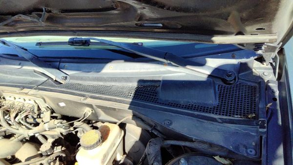 2005-2007 Ford Escape Windshield Wiper Cowl Vent Trim Panel Oem Cover — photo 5