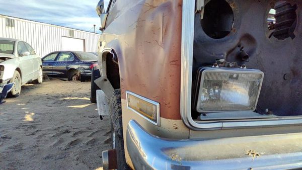 1981-1988 Chevy K30 Passenger Right Front Fender Oem 15634642 — photo 4