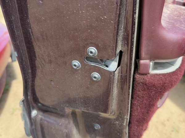 1991-1999 Olds Eighty Eight Driver Left Front Door Latch With Rods/Cables Oem — photo 2