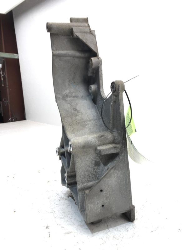 2014 Chevy Express Van 2500 Alternator Power Steering Mount Bracket Oem 6.0L — photo 4