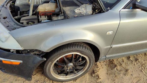 2001-2004 Vw Passat Driver Left Front Fender Oem Silver 3B0821105e — photo 3