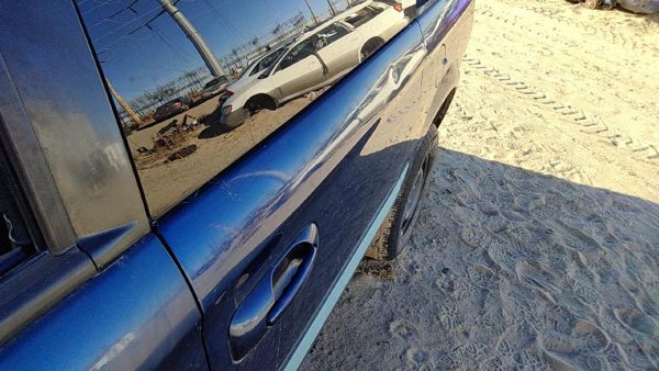2001 Dodge Caravan Rear Door LH Blue — photo 2