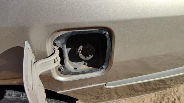 2000-2005 Chevy Impala Fuel Filler Neck Assembly With Gas Cap Oem — photo 3