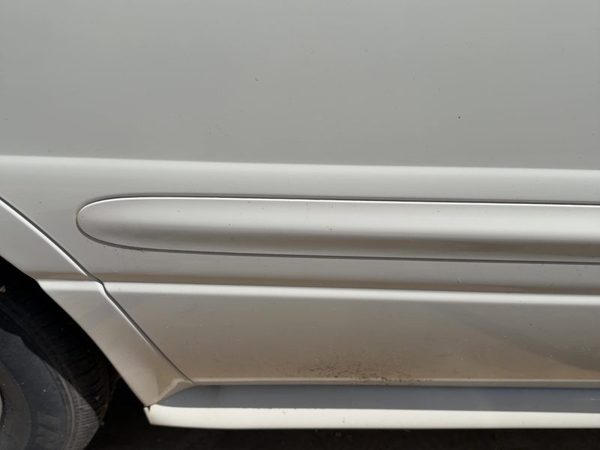 00-05 Lesabre Passenger Right Rear Moulding From Door Back Trim Strip White 40U — photo 3