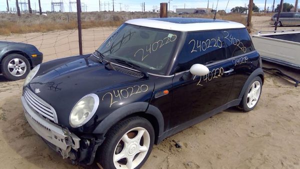 2003 Mini Cooper — vehicle photo 1
