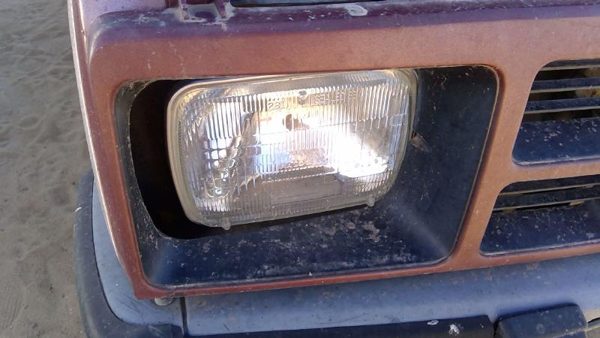 1981-1987 Isuzu Pup Pickup Passenger Right Head Light Front Lamp With Bracket — photo 6
