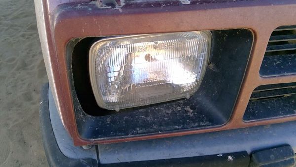 1981-1987 Isuzu Pup Pickup Passenger Right Head Light Front Lamp With Bracket — photo 7
