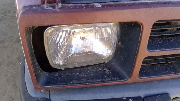1981-1987 Isuzu Pup Pickup Passenger Right Head Light Front Lamp With Bracket — photo 5