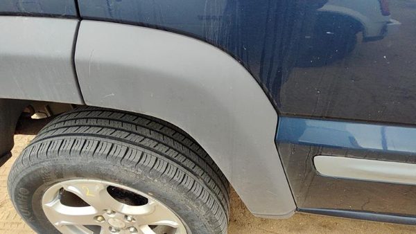 2002-2004 Jeep Liberty Passenger Right Rear Forward Wheel Flare Moulding Back — photo 4