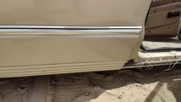 00 Town & Country Passenger Right Rear Moulding From Door Back Trim Strip Gold — photo 2
