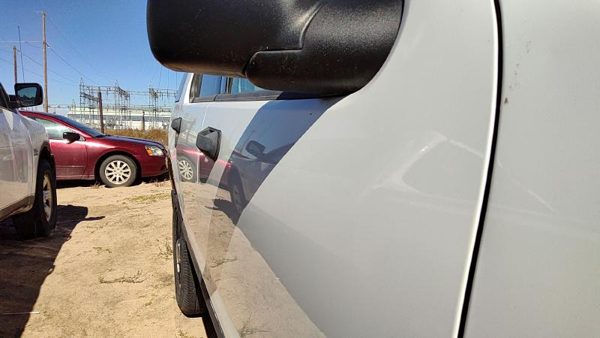 2005 Ford Explorer Front Door RH 4DR Yz Oxford White — photo 5