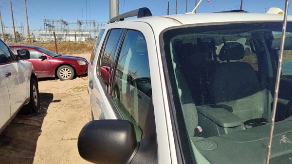 2005 Ford Explorer Front Door RH 4DR Yz Oxford White — photo 2