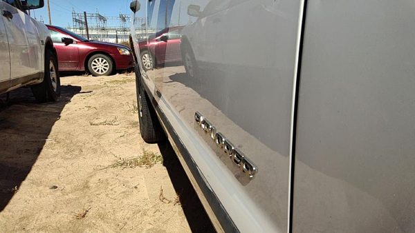 2005 Ford Explorer Front Door RH 4DR Yz Oxford White — photo 6