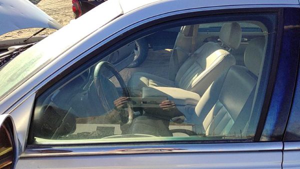 1998-2011 Lincoln Town Car Driver Left Front Side Window Door Glass Oem — photo 2