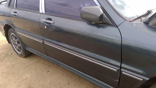 1991 Mitsubishi Galant VR-4 Passenger Right Front Door Shell OEM RH Green — photo 5