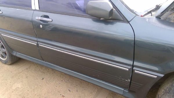 1991 Mitsubishi Galant VR-4 Passenger Right Front Door Shell OEM RH Green — photo 3