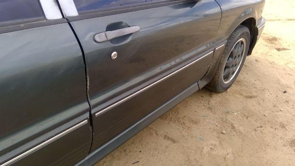 1991 Mitsubishi Galant VR-4 Passenger Right Front Door Shell OEM RH Green — photo 11