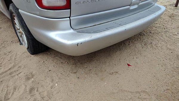 1996-2000 Chrysler Town & Country Rear Bumper Cover Assembly Oem Back Silver — photo 5