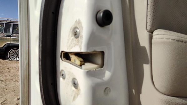 2010-2014 Subaru Legacy Outback Driver Left Front Door Latch With Rods/Cables — photo 3