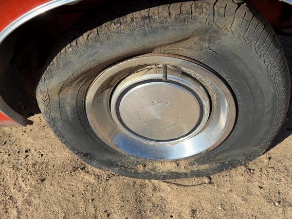 1973-1977 Ford Maverick Wheel Cover 8-Slot D3Dz1130A — photo 1