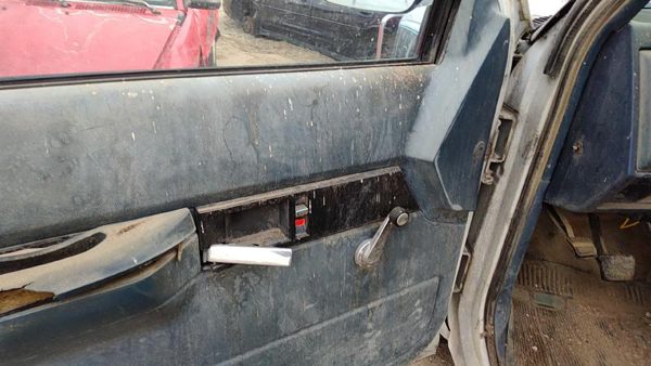 88-94 Chevy Silverado 1500 Driver Left Front Door Trim Panel Manual Windows Blue — photo 6