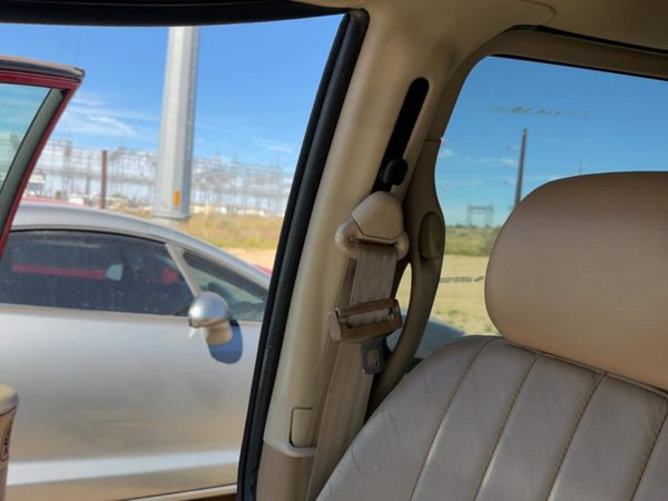 1996 Chrysler Town & Country Passenger Right B-Pillar Trim Panel Oem Tan — photo 2