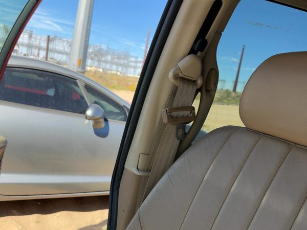1996 Chrysler Town & Country Passenger Right B-Pillar Trim Panel Oem Tan — photo 3