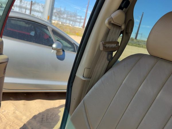 1996 Chrysler Town & Country Passenger Right B-Pillar Trim Panel Oem Tan — photo 4