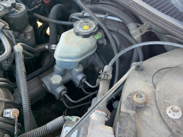 95-01 Chevy Lumina Power Brake Booster with Master Cylinder Pair Set 18029965 — photo 1