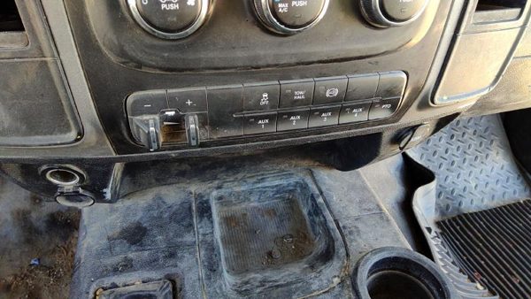 15-18 Dodge Ram 4500 Button Set And Trailer Brake Controller On Dash Oem — photo 1