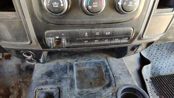 15-18 Dodge Ram 4500 Button Set And Trailer Brake Controller On Dash Oem — photo 5