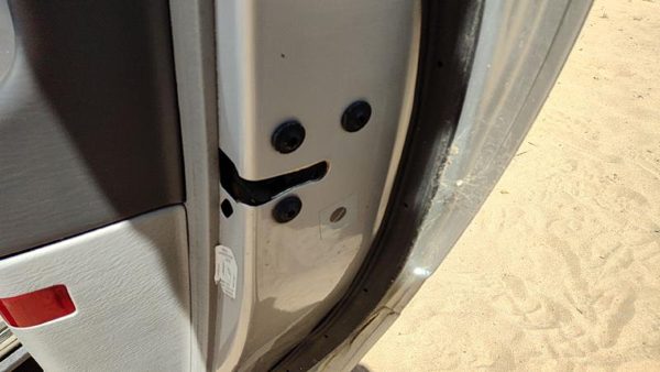 04-07 Pacifica Passenger Right Rear Door Latch With Rods/Cables Oem Back — photo 1