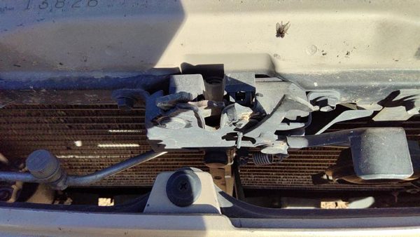 1997-1999 Toyota Camry Hood Latch Assembly With Bracket Oem — photo 1