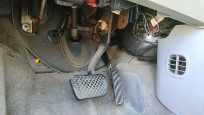 2005-2007 Chevy Cobalt Gas And Brake Pedal Assembly Automatic Transmission