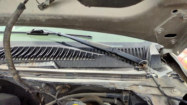 1999-2001 Chevy Silverado 2500 Driver Left Windshield Wiper Arm Oem Blade Lever — photo 3