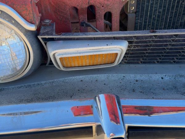 76-77 Maverick Passenger Right Front Turn Signal Light Lamp Oem Fender Mounted — photo 2