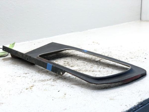 1970-1971 Nissan Datsun 240Z Driver Left Rear Trim Surround For Tail Light Oem — photo 5