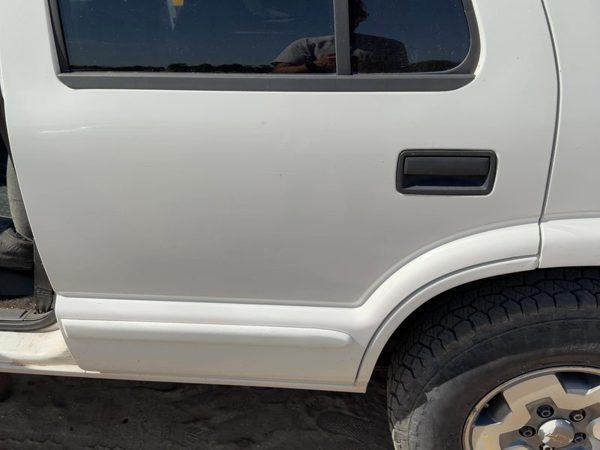2002 Blazer S10/jimmy S15 Rear Door LH White 50U — photo 2