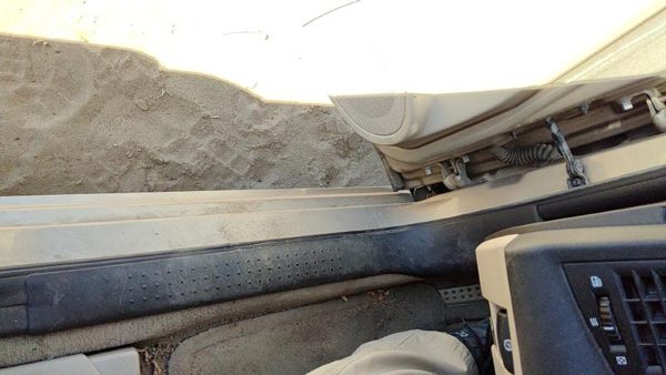 2003-2007 Cadillac Cts Driver Left Lower Kick Trim Panel Oem Neutral 702 — photo 2