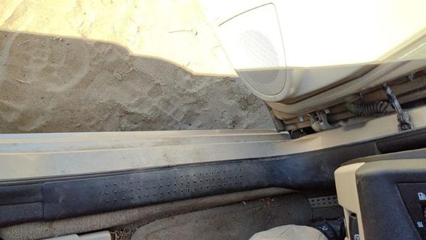2003-2007 Cadillac Cts Driver Left Lower Kick Trim Panel Oem Neutral 702 — photo 3