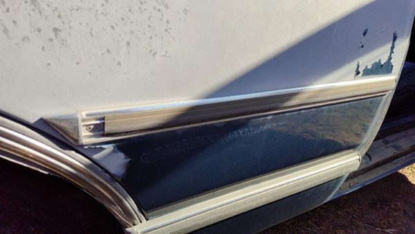 88-96 Olds Cutlass Cierra Passenger Right Rear Upper Moulding On Quarter Panel — photo 3
