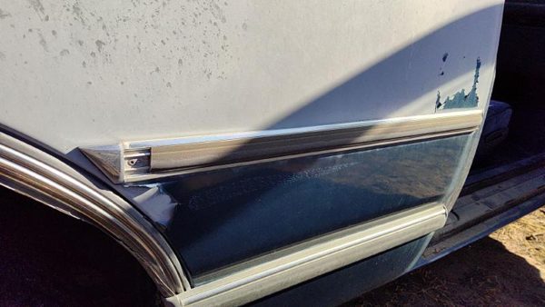 88-96 Olds Cutlass Cierra Passenger Right Rear Upper Moulding On Quarter Panel — photo 4