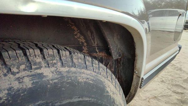 1994 Suburban 1500 Wheel Opening Moulding Chevy Driver Left Rear Flare OEM Back — photo 5