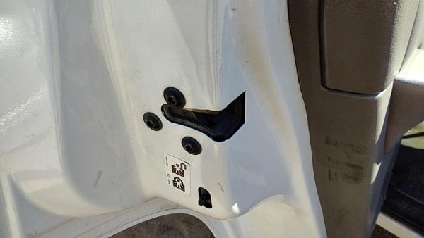 2002-2009 Gmc Envoy Driver Left Rear Door Latch With Rods/Cables Oem Back — photo 3
