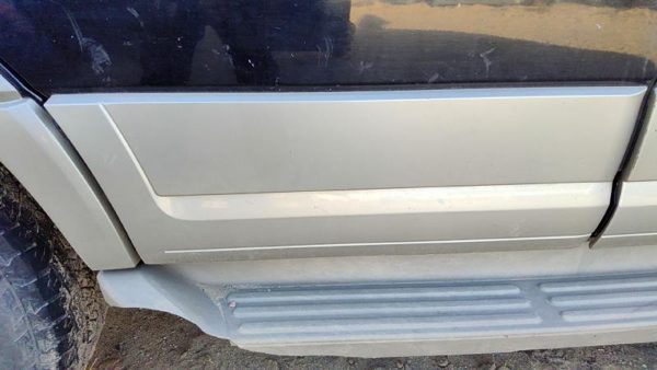 07-17 Ford Expedition Passenger Right Rear Moulding From Door Back Trim Strip — photo 1