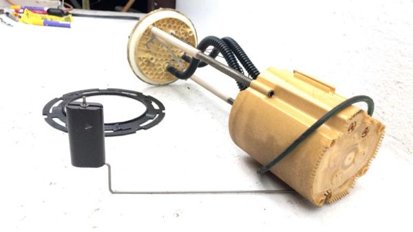 11-15 Ford F250 Complete Fuel Pump With Sending Unit Gas Level 6.7L Powerstroke — photo 4